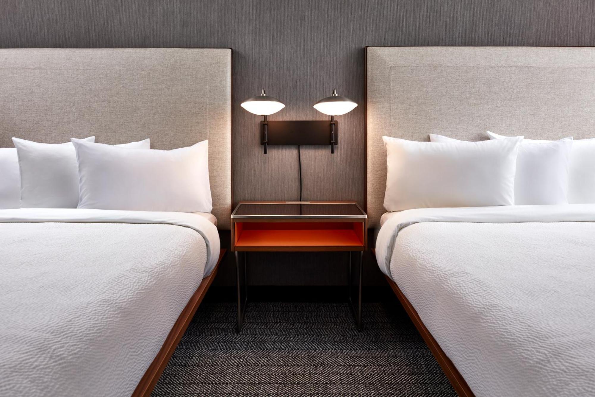 Queen Room with Two Queen Beds,1705787698:JPEG